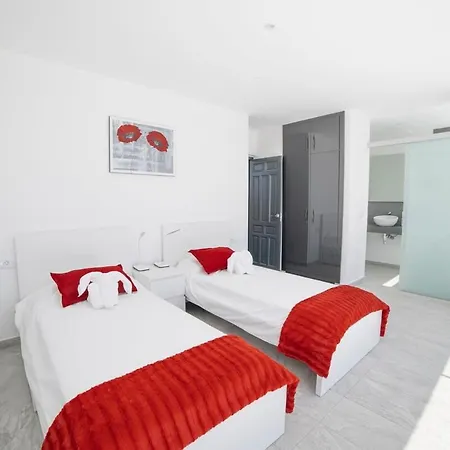 Villa Odyssey With Private Heated Pool In Playa Blanca (Lanzarote)