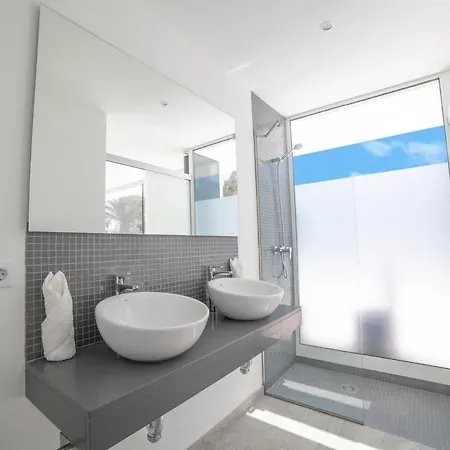 Odyssey With Private Heated Pool In * Playa Blanca (Lanzarote)