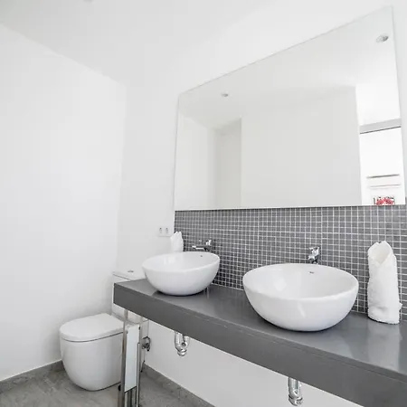 Villa Odyssey With Private Heated Pool In