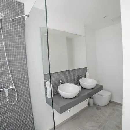 Odyssey With Private Heated Pool In