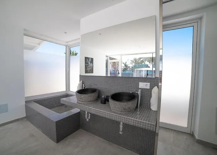 Villa Odyssey With Private Heated Pool In