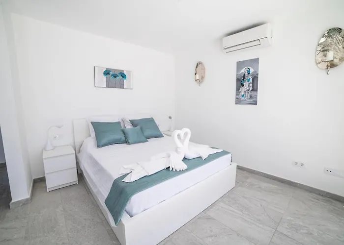 Odyssey With Private Heated Pool In