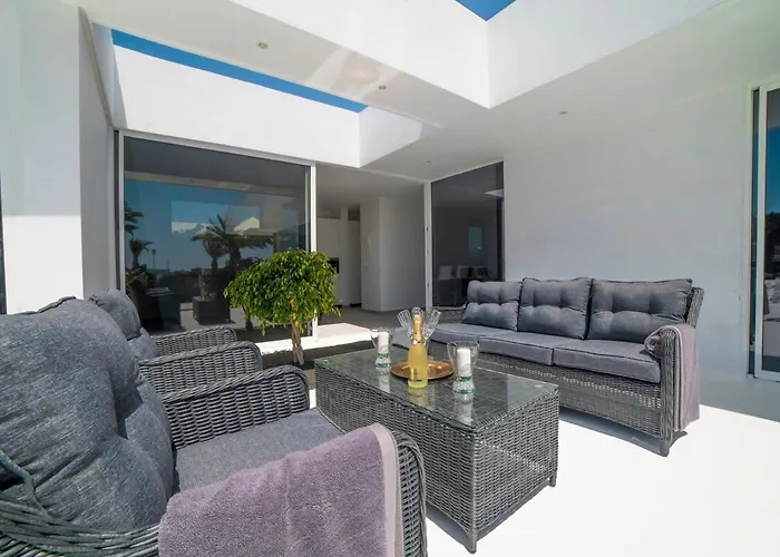 Villa Odyssey With Private Heated Pool In Playa Blanca (Lanzarote)