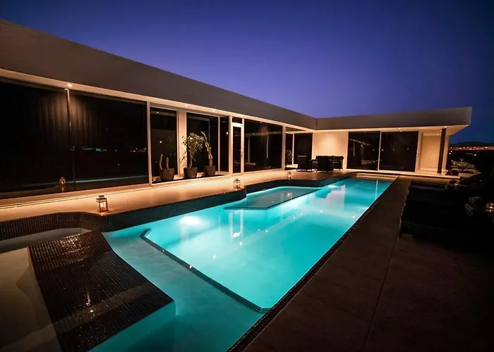 Odyssey With Private Heated Pool In * بلايا بلانكا