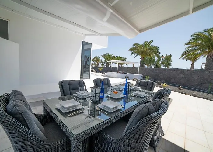 Odyssey With Private Heated Pool In فيلة