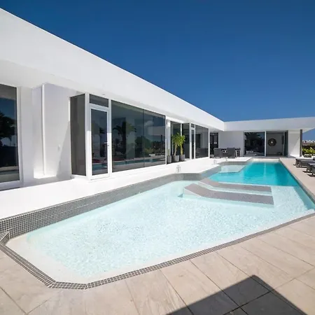 Odyssey With Private Heated Pool In 플라야블랑카