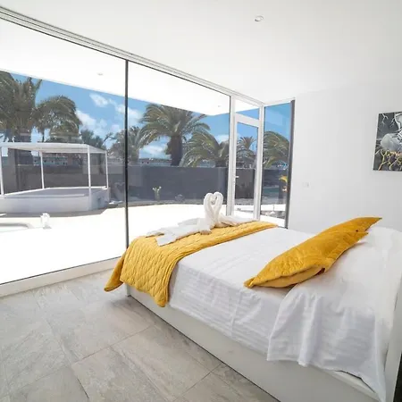 빌라 Odyssey With Private Heated Pool In
